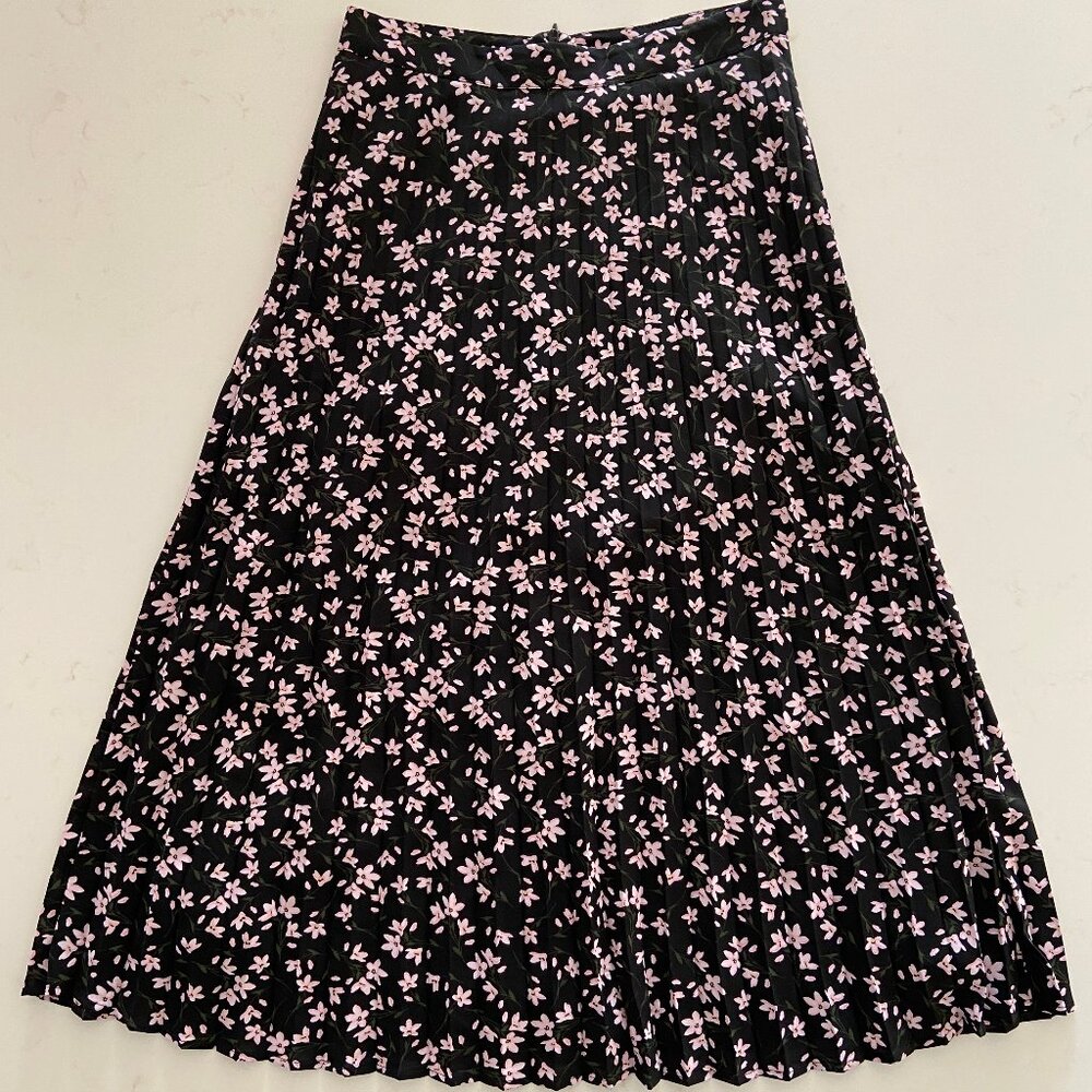 WOMANCE Mid Length Pleated Skirt